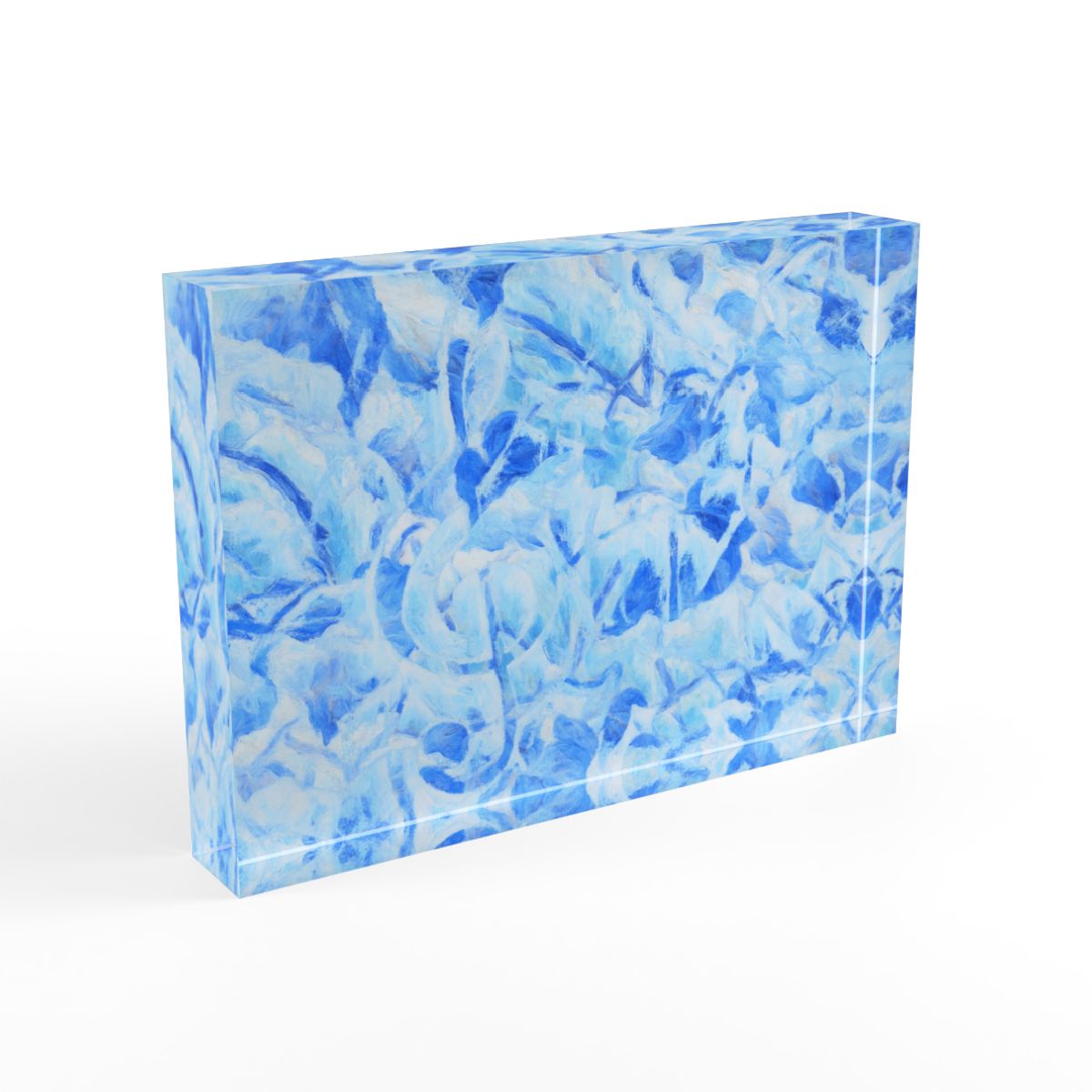 Left profile revealing seamless edges that enhance fluid movement