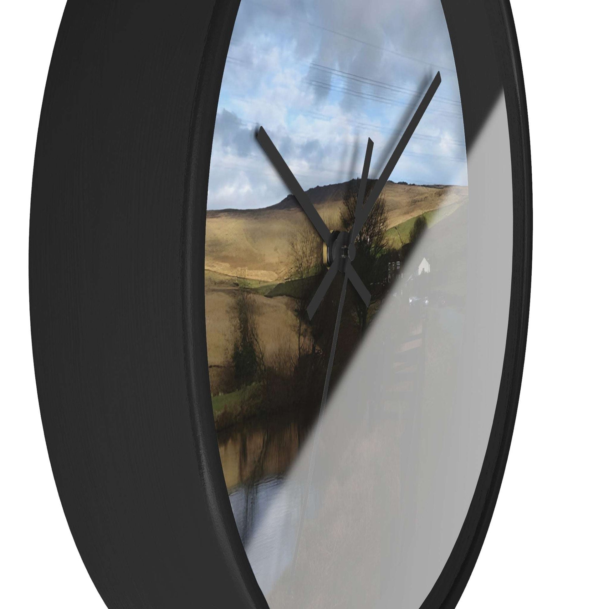 Wall Clock featuring British countryside, base: black, Handles: black, size: 10''